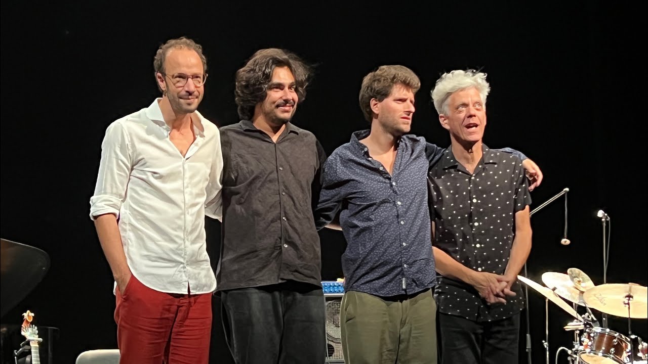 Ao vivo – Mr. Fado Goes to Africa for the First Time
